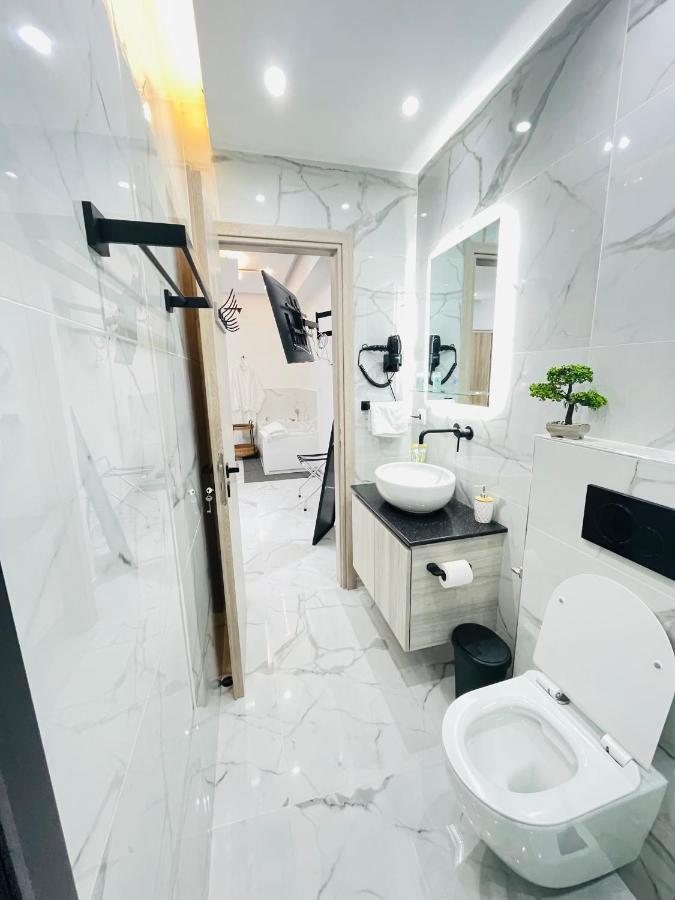 Apollo 2 Bd Jacuzzi Suite เอเธนส์ ภายนอก รูปภาพ