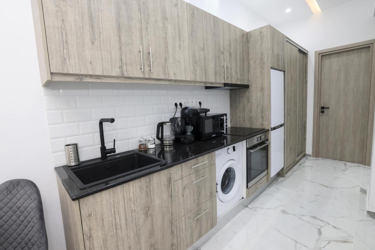 Apollo 2 Bd Jacuzzi Suite เอเธนส์ ภายนอก รูปภาพ