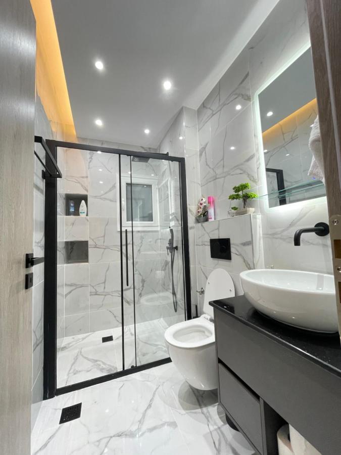 Apollo 2 Bd Jacuzzi Suite เอเธนส์ ภายนอก รูปภาพ