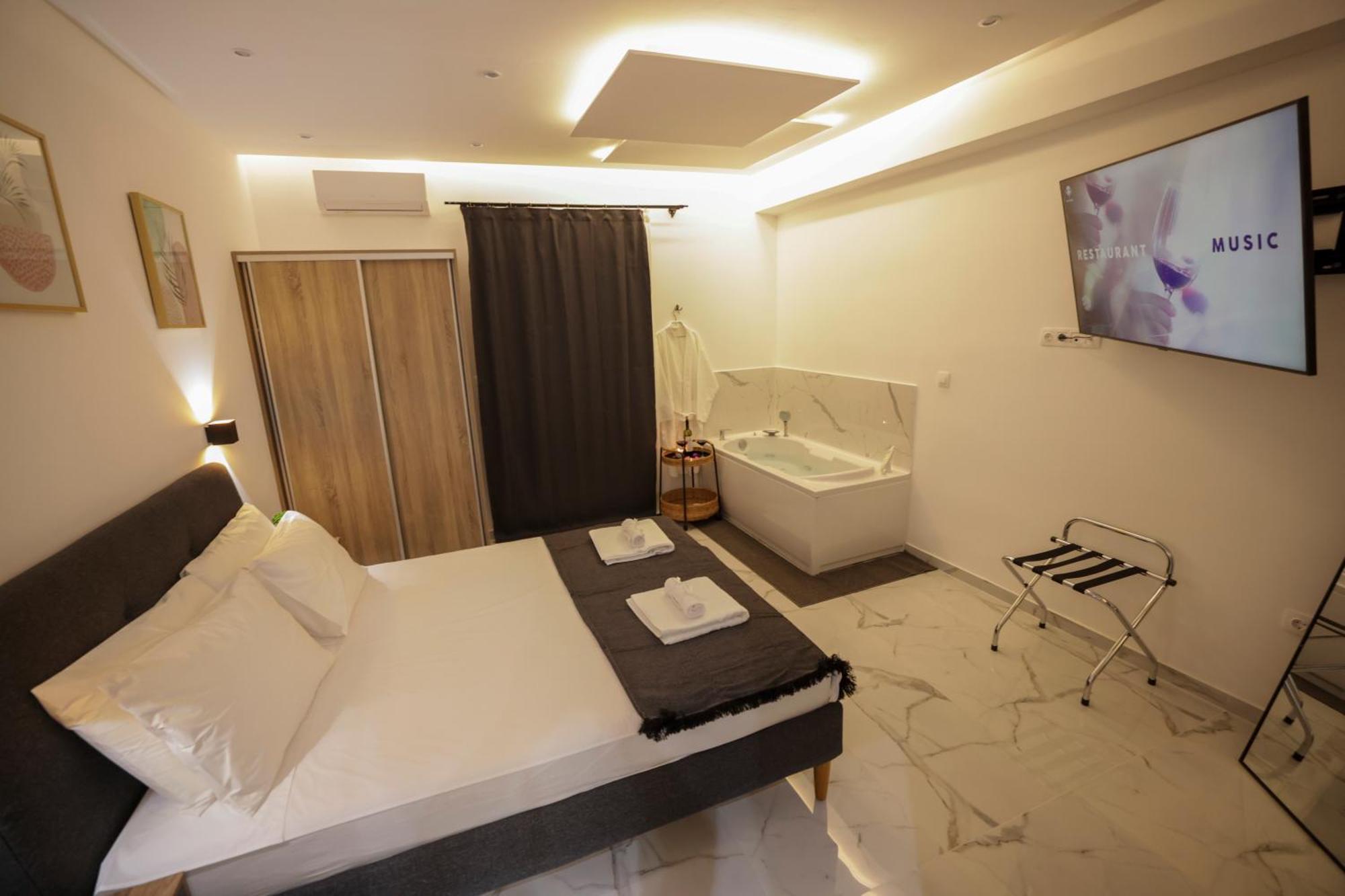 Apollo 2 Bd Jacuzzi Suite เอเธนส์ ภายนอก รูปภาพ